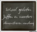 plaatje Juffen en meesters demonstreren Juffen en meesters demonstreren