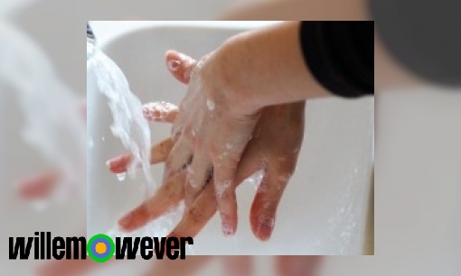 Hoe kan het dat als zeep of shampoo nat wordt, wit wordt?