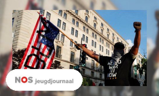 Plaatje Tienduizenden mensen bij vreedzaam protest in Washington D.C.