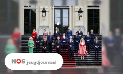 Plaatje Eerste werkdag voor nieuwe premier en ministers