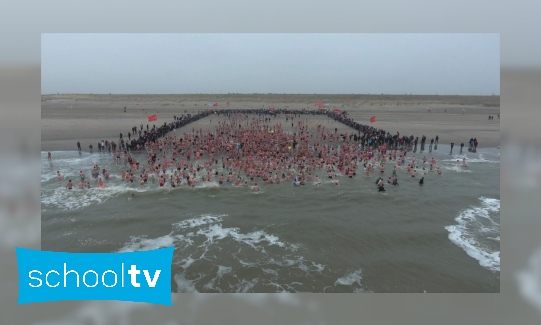 Plaatje Wat is de nieuwjaarsduik?