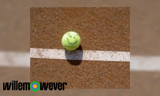 Plaatje Hoe kunnen ze bij indoor tennis digitaal zien of de bal in of uit is?