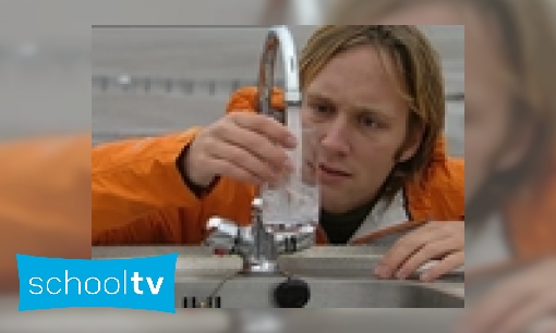 Plaatje Een doorzichtige waterstraal