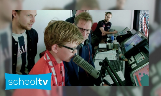 Plaatje Wat doet een stadion-omroeper?