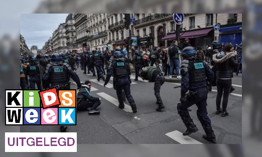 Plaatje Felle protesten in Frankrijk om pensioenplannen