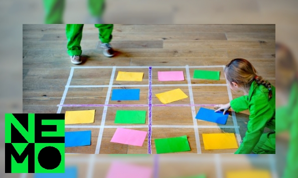 Plaatje Los een kleuren-sudoku op