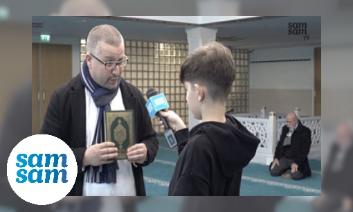 Plaatje Zinedine gaat naar de moskee