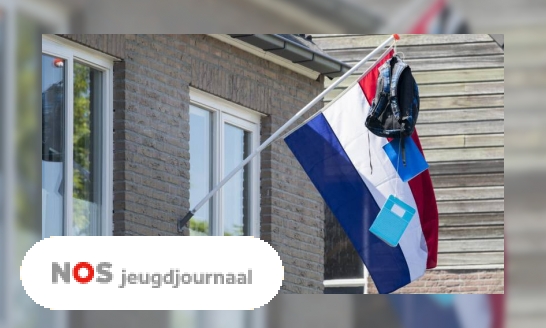 Waarom hangen mensen de vlag uit als ze geslaagd zijn? (Jeugdjournaal)