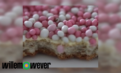 Waarom eten we beschuit met muisjes als er een baby wordt geboren?