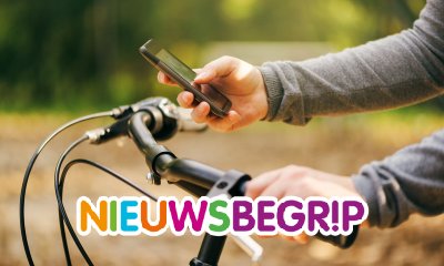 Plaatje Telefoon vasthouden op de fiets binnenkort verboden